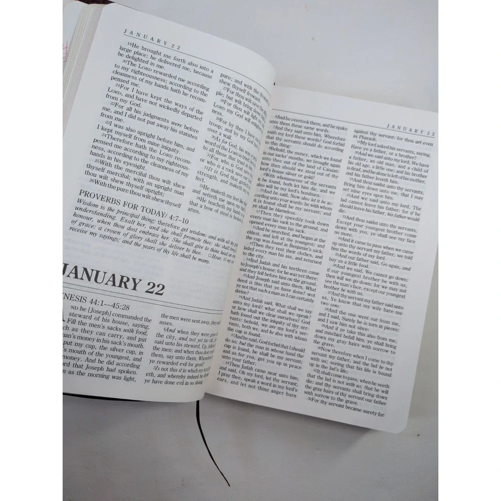 BURGUNDY BONDED LEATHER✝️One Year Bible KJV by Tyndale Publishers 1987 *Read*